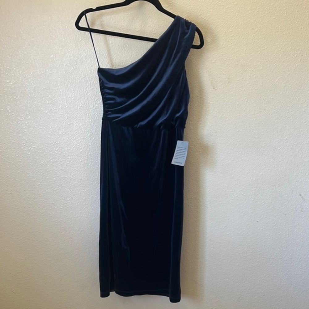 Love by Design | Navy Blue Velvet Midi Dress